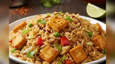 Paneer Fried Rice: बचे हुए चावल से तैयार करें लाजवाब पनीर फ्राइड राइस