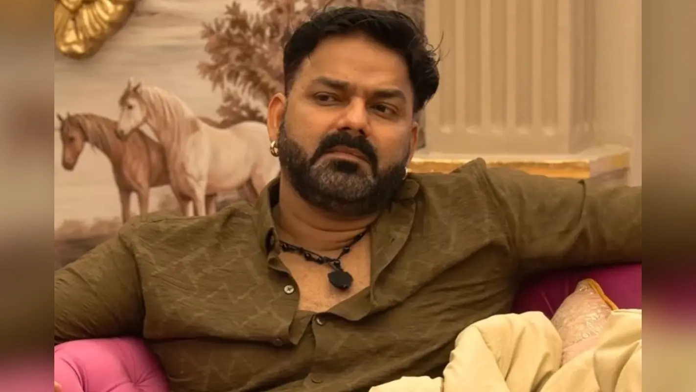 Pawan Singh: लाइव शो में पवन सिंह ने एक्ट्रेस को दिया शादी का ऑफर, वीडियो वायरल होते ही मचा बवाल
