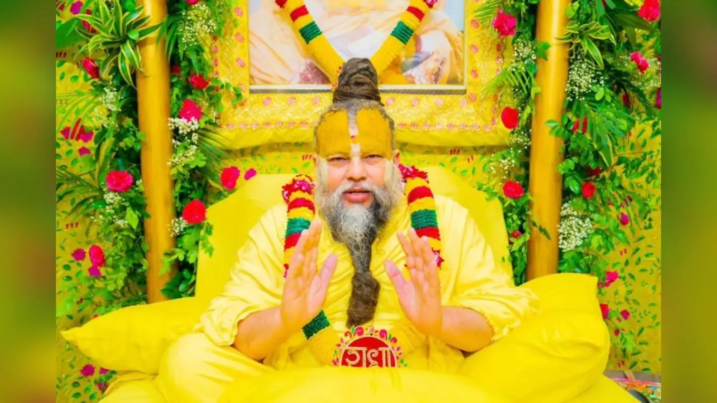 प्रेमानंद जी महाराज: घर हो या बाहर, खाना खाने से पहले बस कर लें ये एक काम, होगा कल्याण