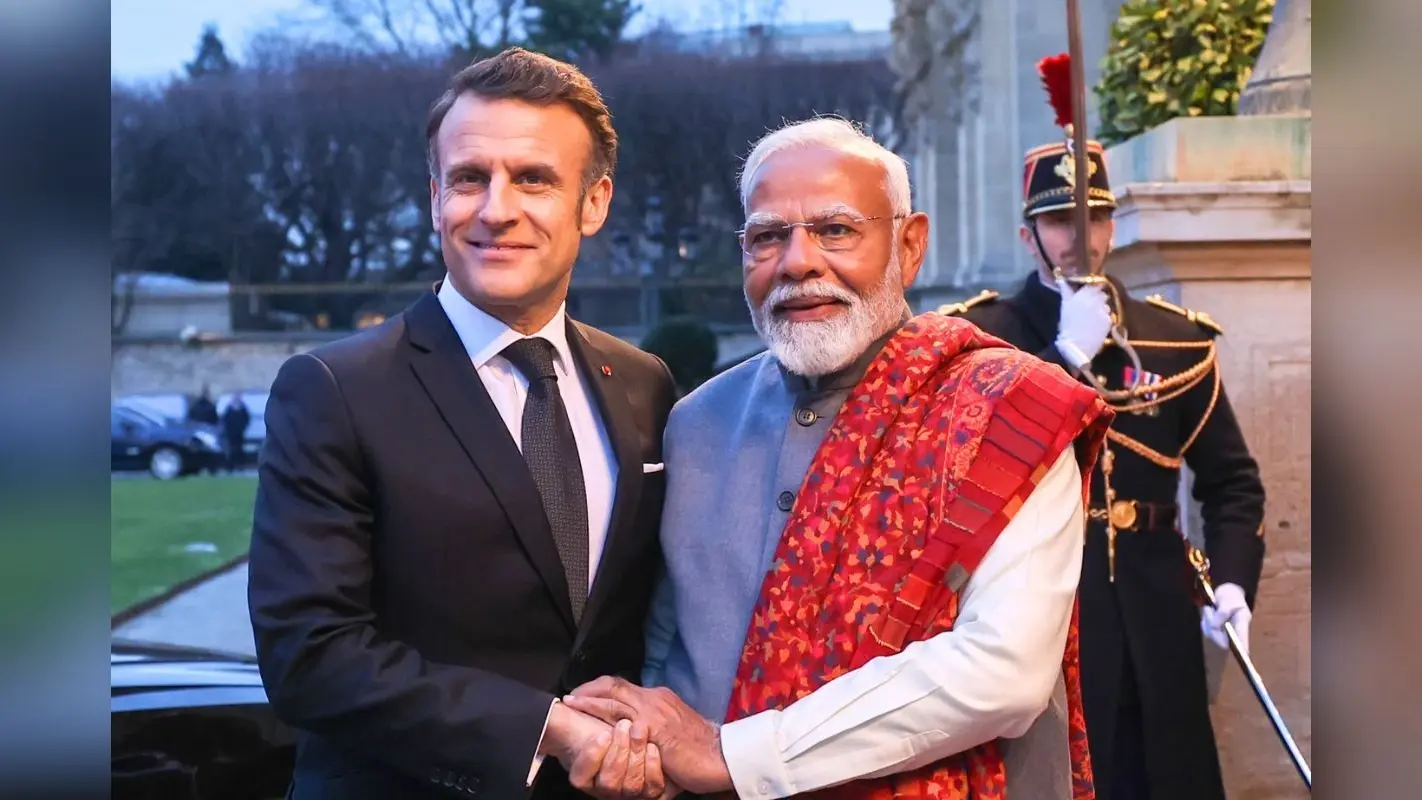 PM मोदी और फ्रांसीसी राष्ट्रपति मैक्रों की मुंबई में मुलाकात, क्या 114 राफेल डील होगी फाइनल?