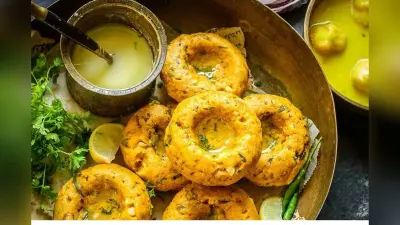 Rajasthani Kadhi Dhokla Recipe: आज नाश्ते में बनाएं कुछ नया – बाजरे के आटे, हरी मेथी और हरे प्याज का स्वादिष्ट ढोकला