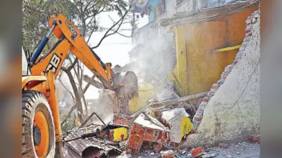 रांची में सपनों के आशियाने पर चला प्रशासन का बुलडोजर, इलाके में अफरा-तफरी