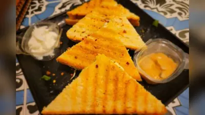 इस रेसिपी से ट्राई करें सुपर टेस्टी बिना ब्रेड वाली सैंडविच