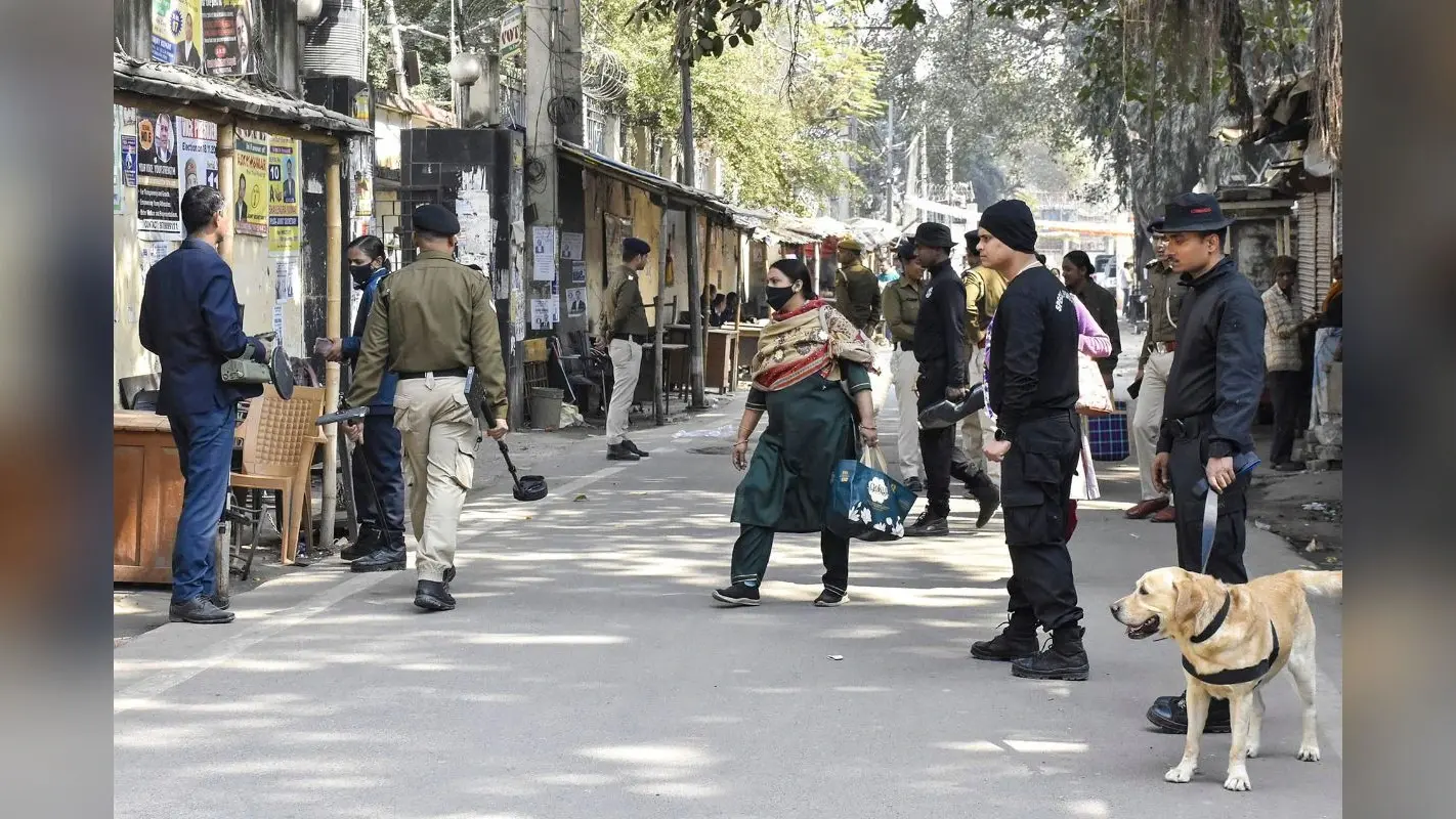 संसद में विस्फोट और दिल्ली के 15 स्कूलों को उड़ाने की धमकी, खालिस्तान के नाम पर मिला ईमेल