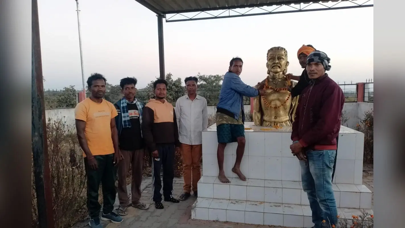रोजी-रोटी की तलाश में शहीद तेलंगा खड़िया के वंशजों का पलायन, सरकार को खबर नहीं