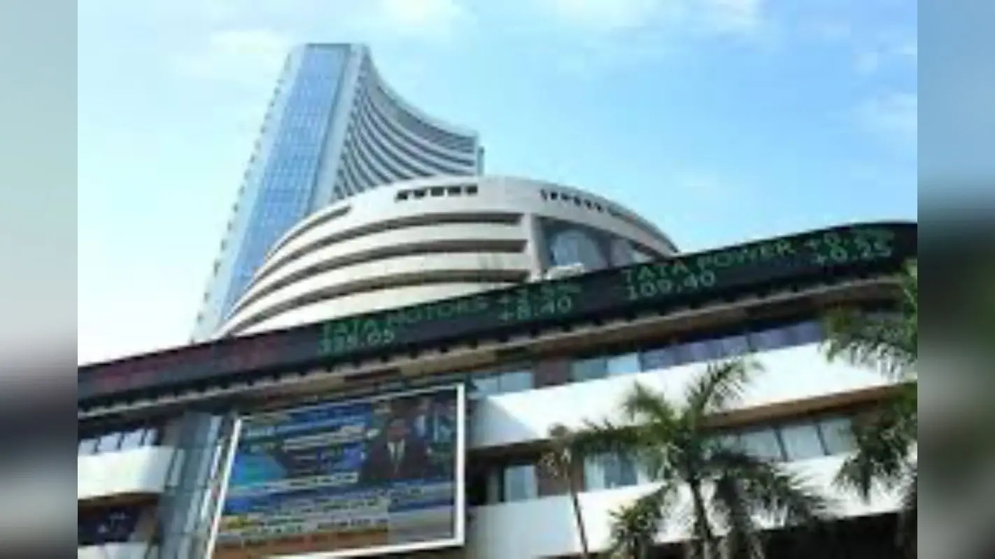 अच्छी शुरुआत के बाद मार्केट में उतार-चढ़ाव, सेंसेक्स 83,500 के पार खुलकर फिसला