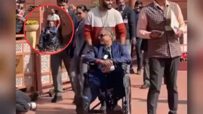 व्हील चेयर पर नजर आए सांसद शशि थरूर, देखें वीडियो
