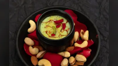 Sitafal Rabdi Recipe: घर पर बनाएं स्वादिष्ट सीताफल रबड़ी, मुंह में घुल जाएगा स्वाद