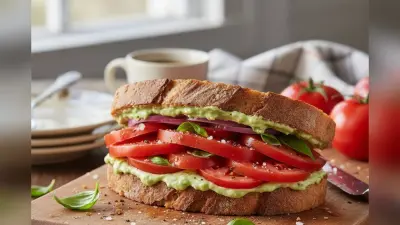 बच्चों के लिए मिनटों में बनाएं स्वाद से भरपूर टोमैटो सैंडविच