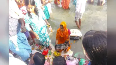 Tribal Mahakumbh: राजमहल की उत्तर वाहिनी गंगा में लाखों श्रद्धालुओं ने लगाई आस्था की डुबकी, मरांग बुरू का जलाभिषेक
