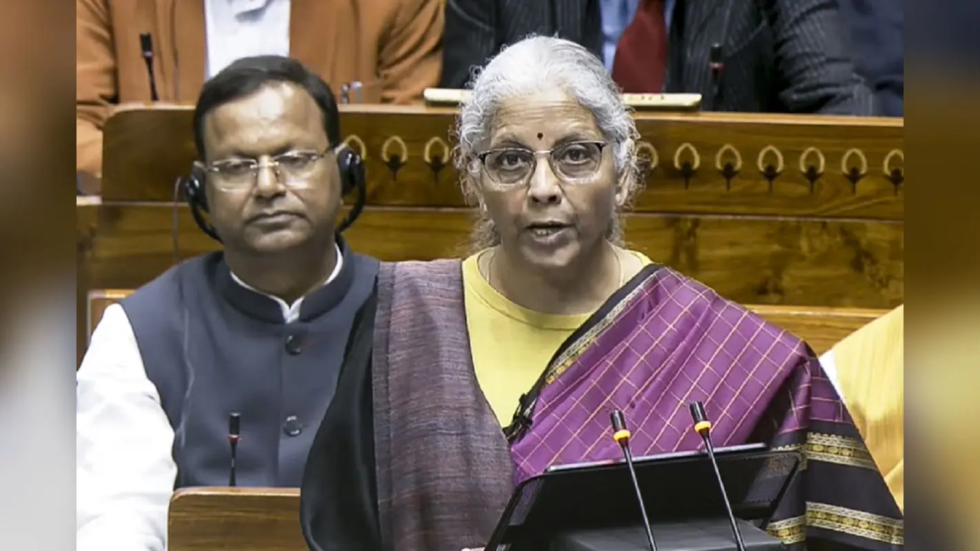 Union Budget 2026: पूंजीगत व्यय को बढ़ाकर 12.2 लाख करोड़ करेगी सरकार, बजट में प्रावधान