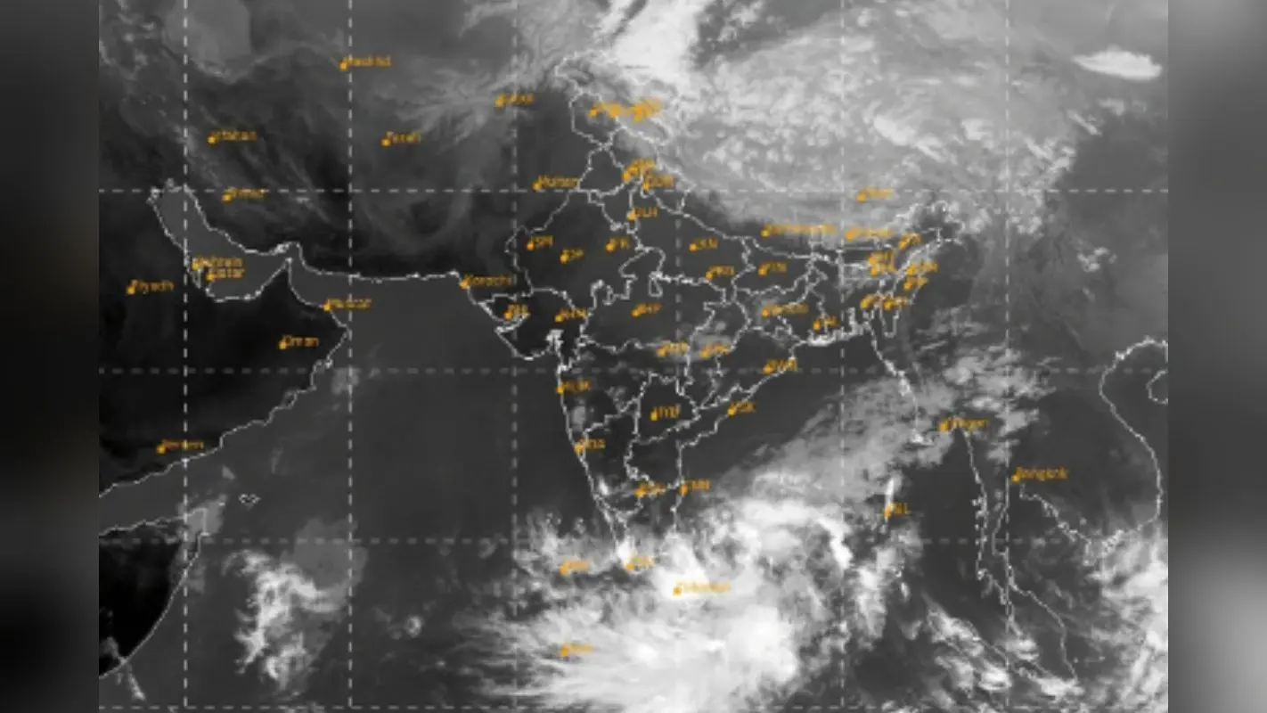 करवट ले रहा बंगाल का मौसम, दार्जिलिंग से कोलकाता तक चढ़ा तापमान, वर्षा-वज्रपात का येलो अलर्ट