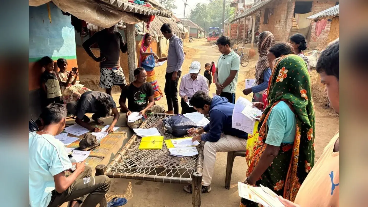पश्चिम बंगाल के SIR अधिकारी गलती से पहुंचे ओड़िशा, बच्चा चोर समझ ग्रामीणों ने पीटा