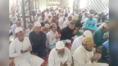 पश्चिमी सिंहभूम के मस्जिदों में अदा की गयी रमजान के पहले जुमे की नमाज, खुदा के द्वार पर झुके हजारों सिर