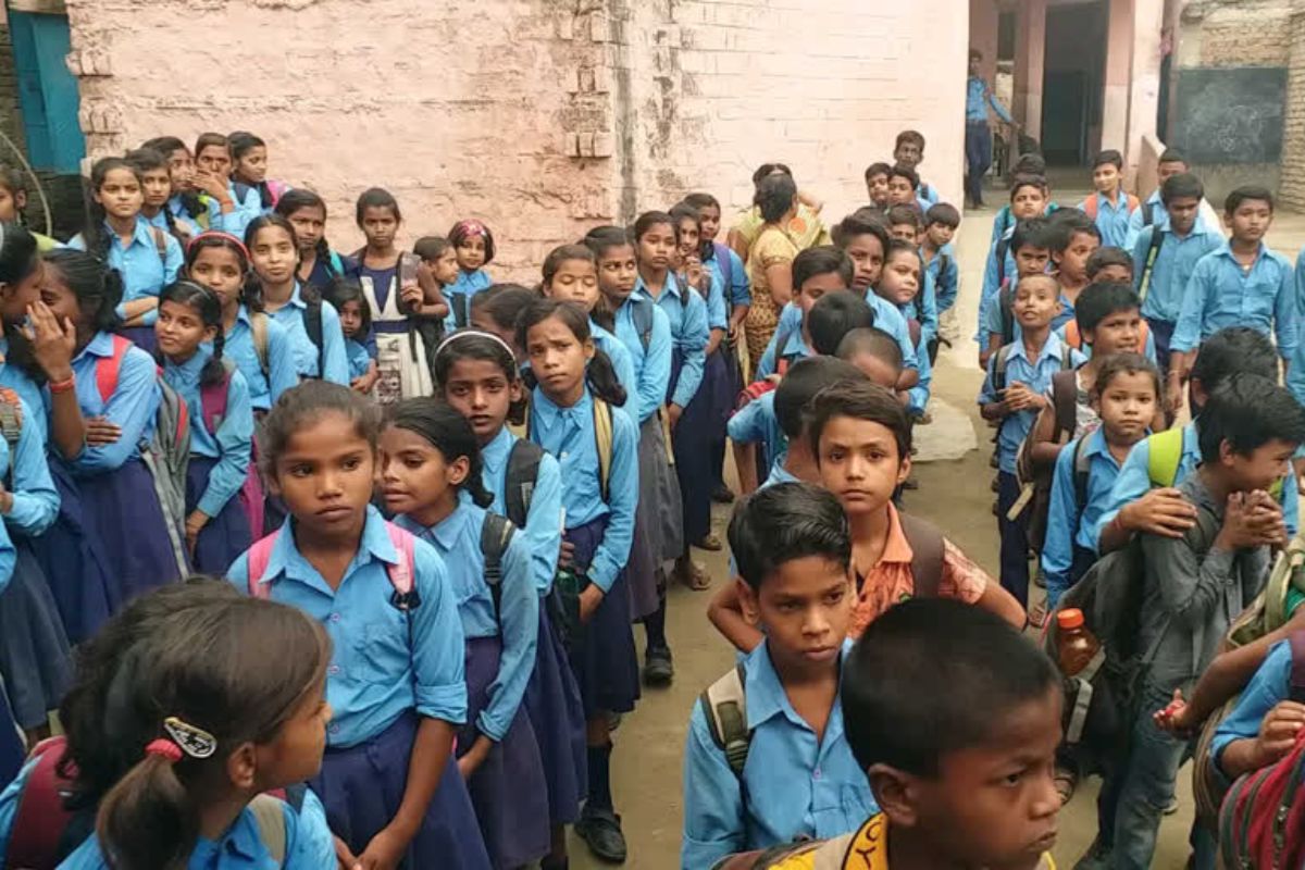 बिहार के 4 लाख छात्रों को नहीं मिल पाएगा सरकारी योजनाओं का लाभ, जानिए मामला