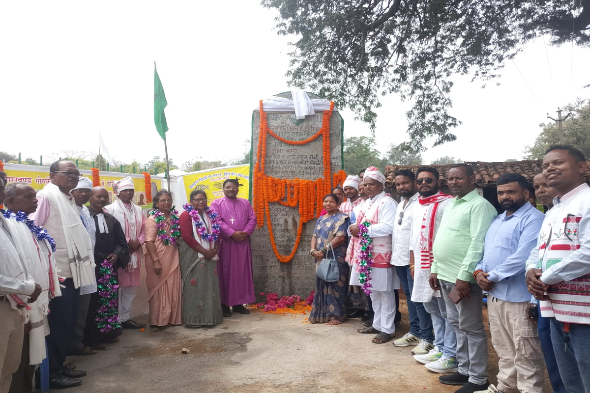 खूंटी के कर्रा में एनई होरो की मनाई गई शताब्दी जयंती, गोविंदपुर मिशन चौक में पत्थरगड़ी