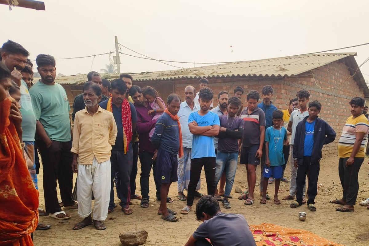 जमीन विवाद में भतीजी ने फुआ को पत्थर से कूचकर मार डाला, इलाके में हड़कंप