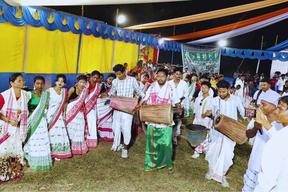 सरायकेला के बेलडीह में धूमधाम से मना ‘मागे पोरोब’, विधायक दशरथ गागराई भी थे शामिल