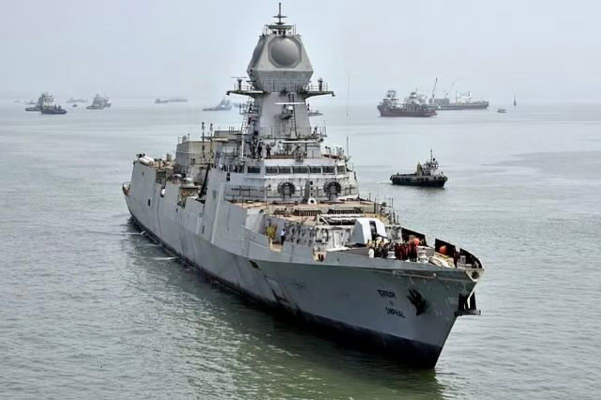 ट्रंप की धमकी के बाद ईरान का आश्वासन, दुश्मनों के अलावा सभी देशों के जहाज होर्मुज स्ट्रेज से गुजरेंगे