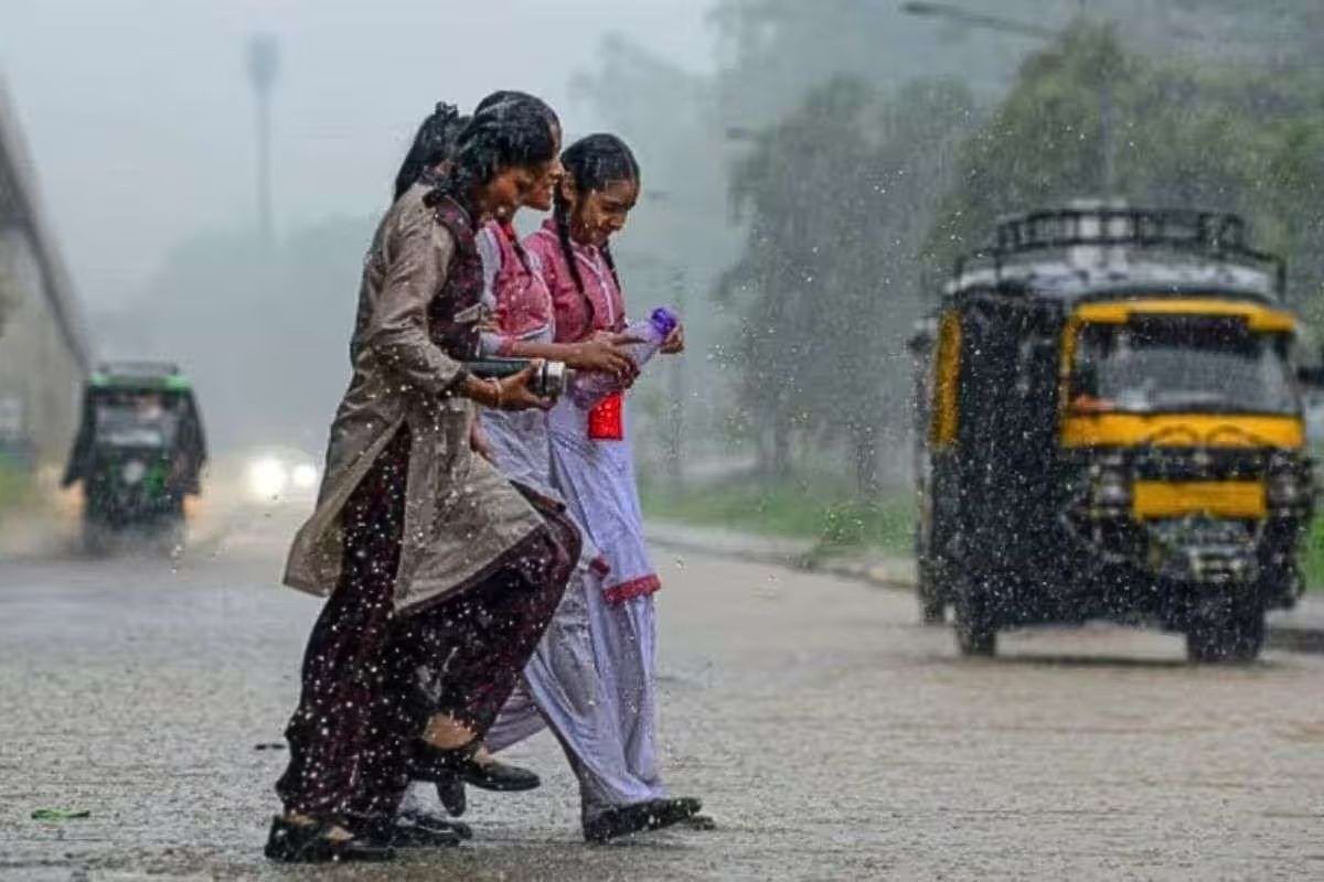 बिहार में 48 घंटे बाद फिर गिरेगा पारा, बारिश और आंधी की चेतावनी, IMD की एडवाइजरी