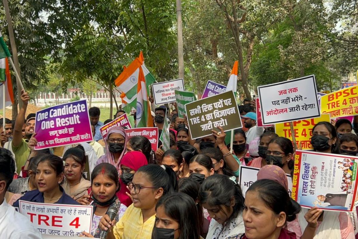 पटना में सड़क पर उतरे TRE-4 कैंडिडेट्स, ‘वैकेंसी जारी करो’ के लगाए नारे, BPSC ने बातचीत के लिए बुलाया