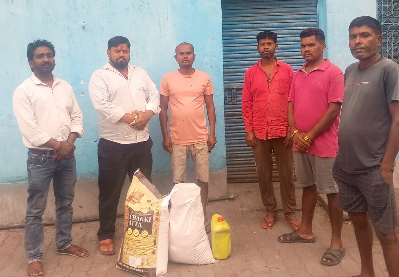 भाजपा नेता ने शोकाकुल परिवार की सहायता की