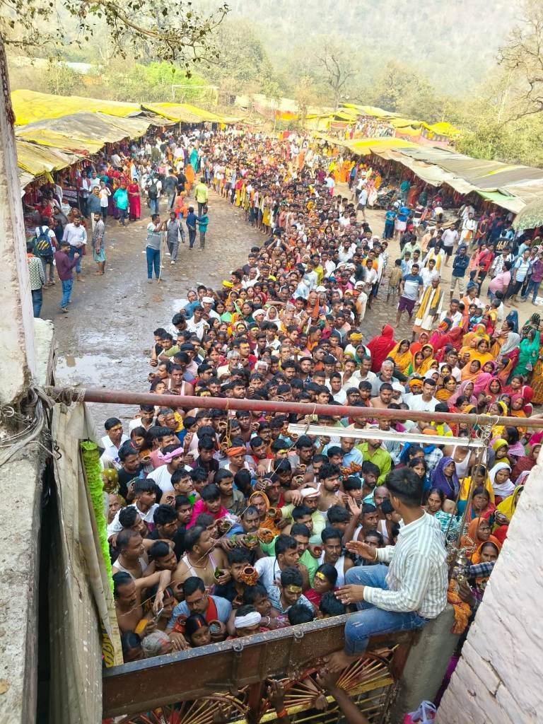 गुप्ताधाम में 80 हजार भक्तों ने किया जलाभिषेक