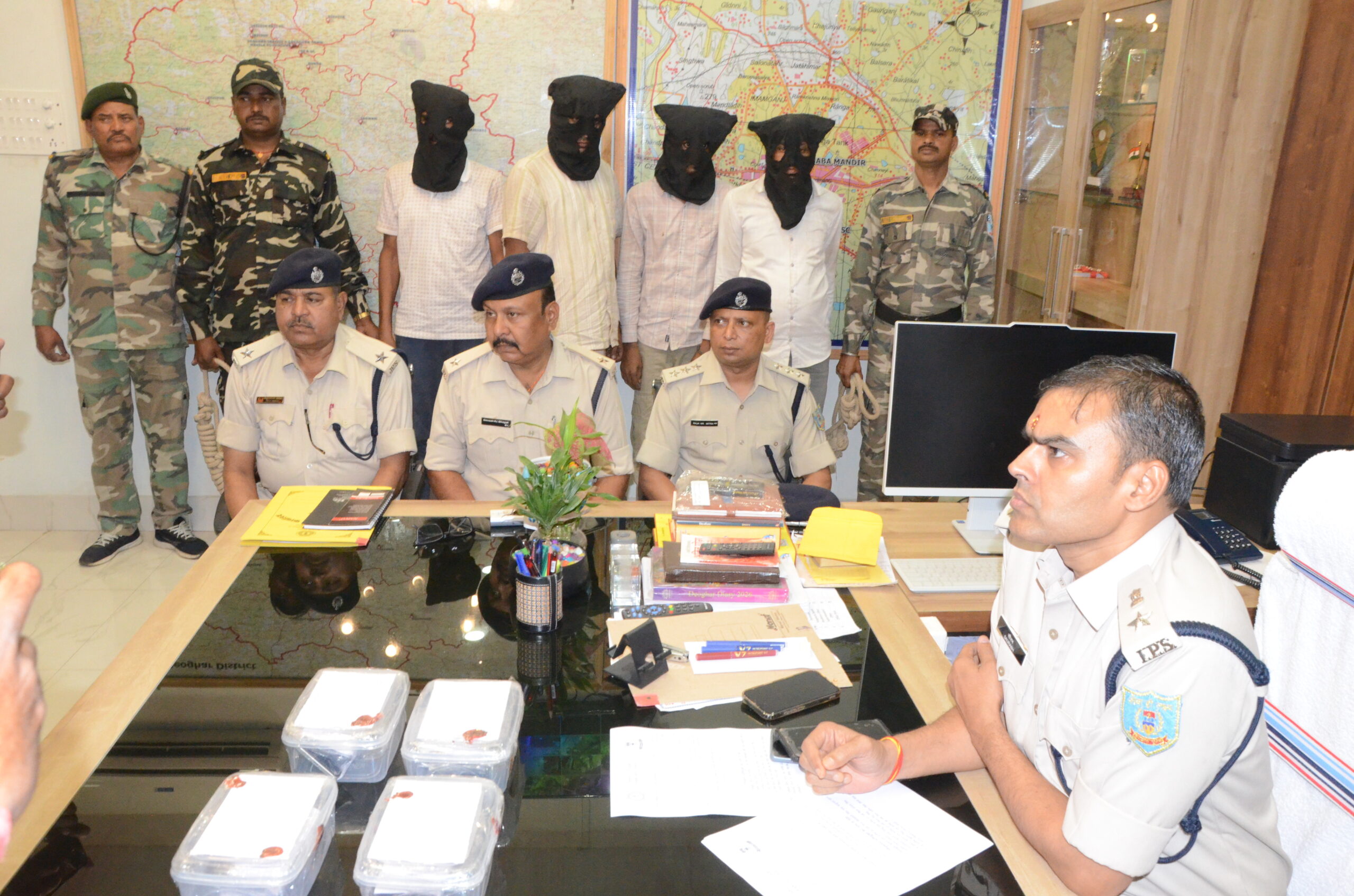 Deoghar news : एटीएम में कार्ड फंसाकर ठगी करने वाला अंतरराज्यीय गिरोह का पर्दाफाश, चार आरोपितों को भेजा जेल