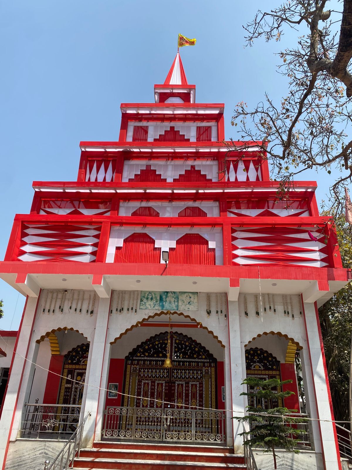 दोला पर सवार होकर आएगी माता रानी, चरणायुध पर करेंगी प्रस्थान