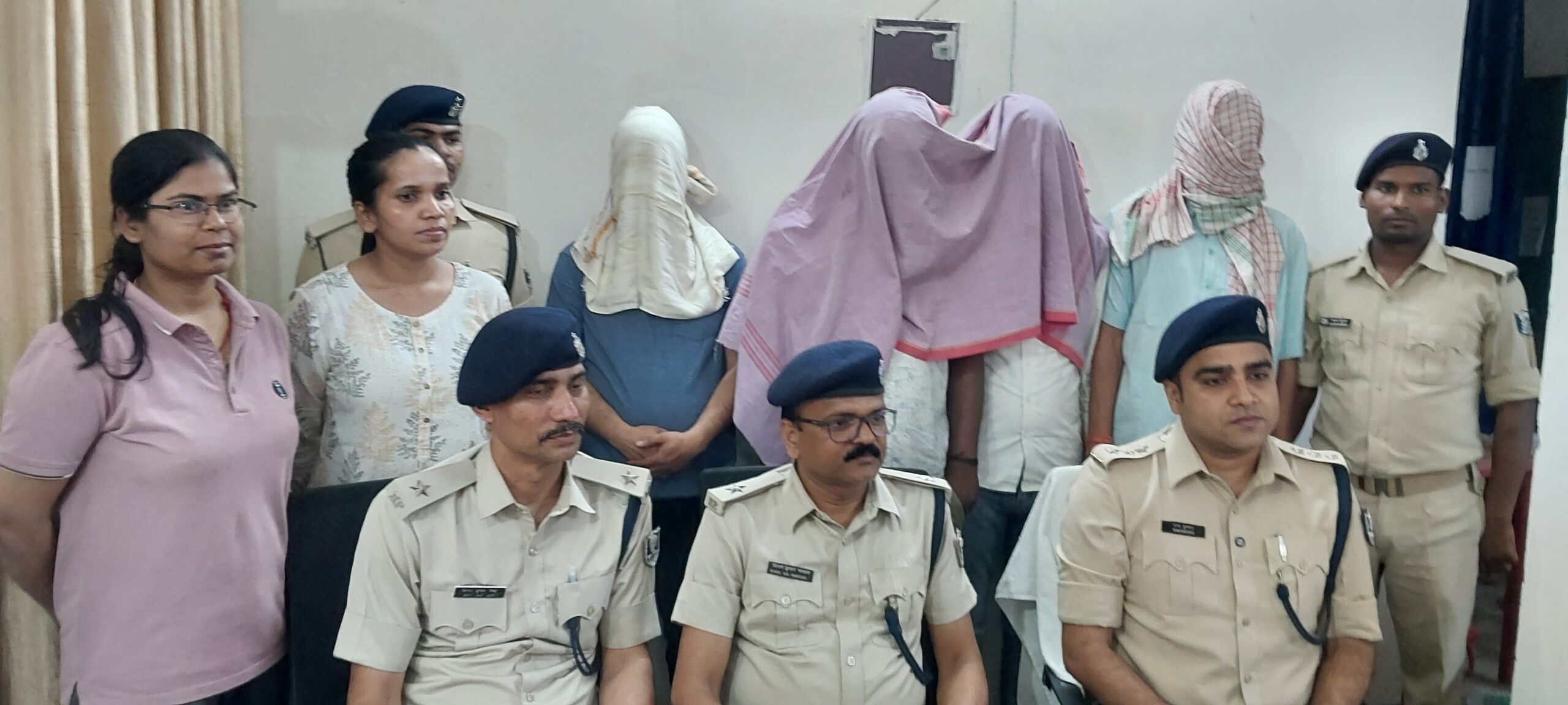 2.20 करोड़ साइबर ठगी में निजी बैंक मैनेजर सहित चार गिरफ्तार