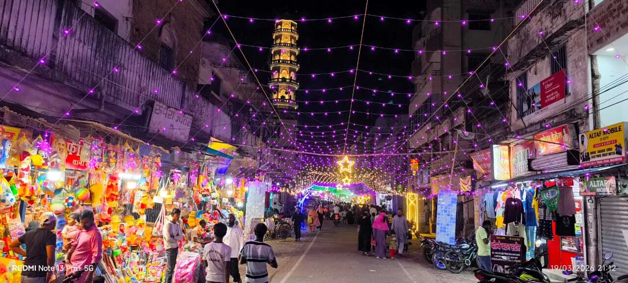 ईद मिलन को लेकर युवाओं ने मोहल्लों को सजाया