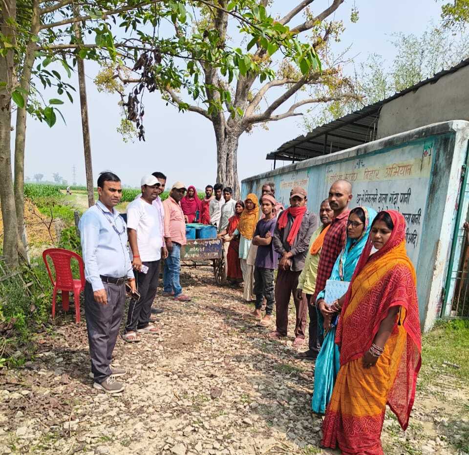 स्वच्छता कर्मियों की बैठक में नियमित रूप से कार्य करने की दी नसीहत