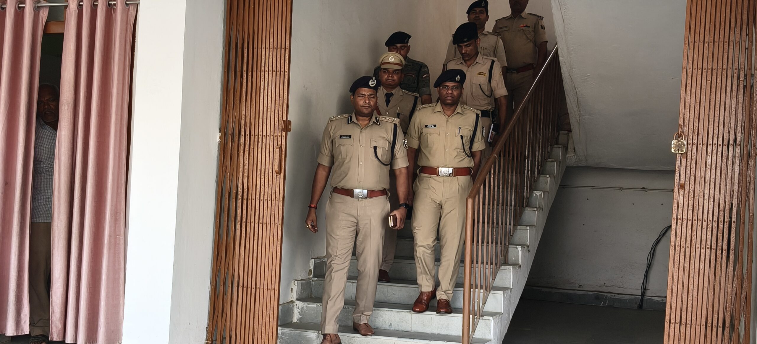 डीआईजी ने एसडीपीओ कार्यालय का किया निरीक्षण
