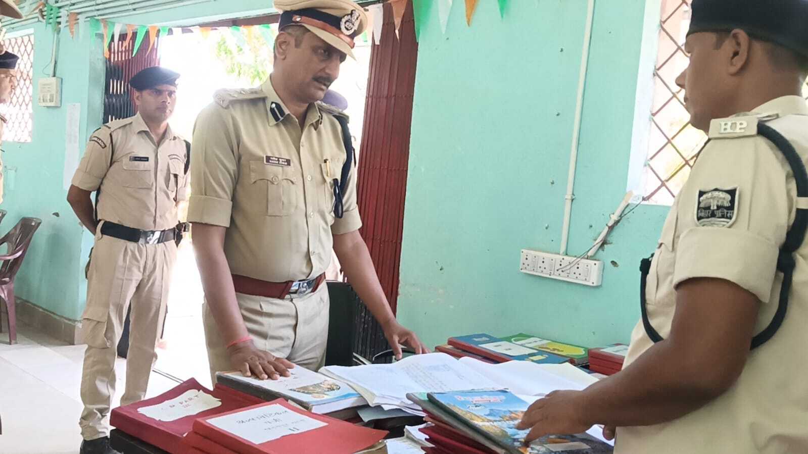 शराब माफियाओं पर करें कार्रवाई : डीआइजी