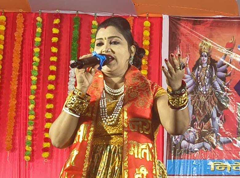 काली मंदिर प्राण प्रतिष्ठा अनुष्ठान में भजन संध्या आयोजित
