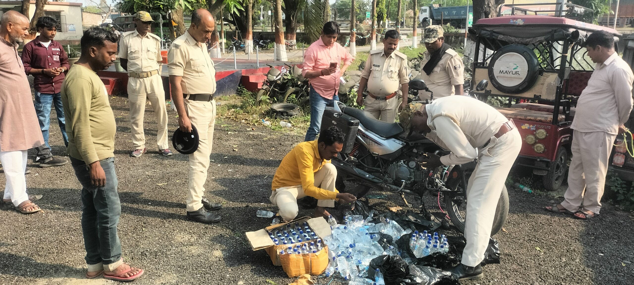 180 बोतल शराब के साथ गिरफ्तार