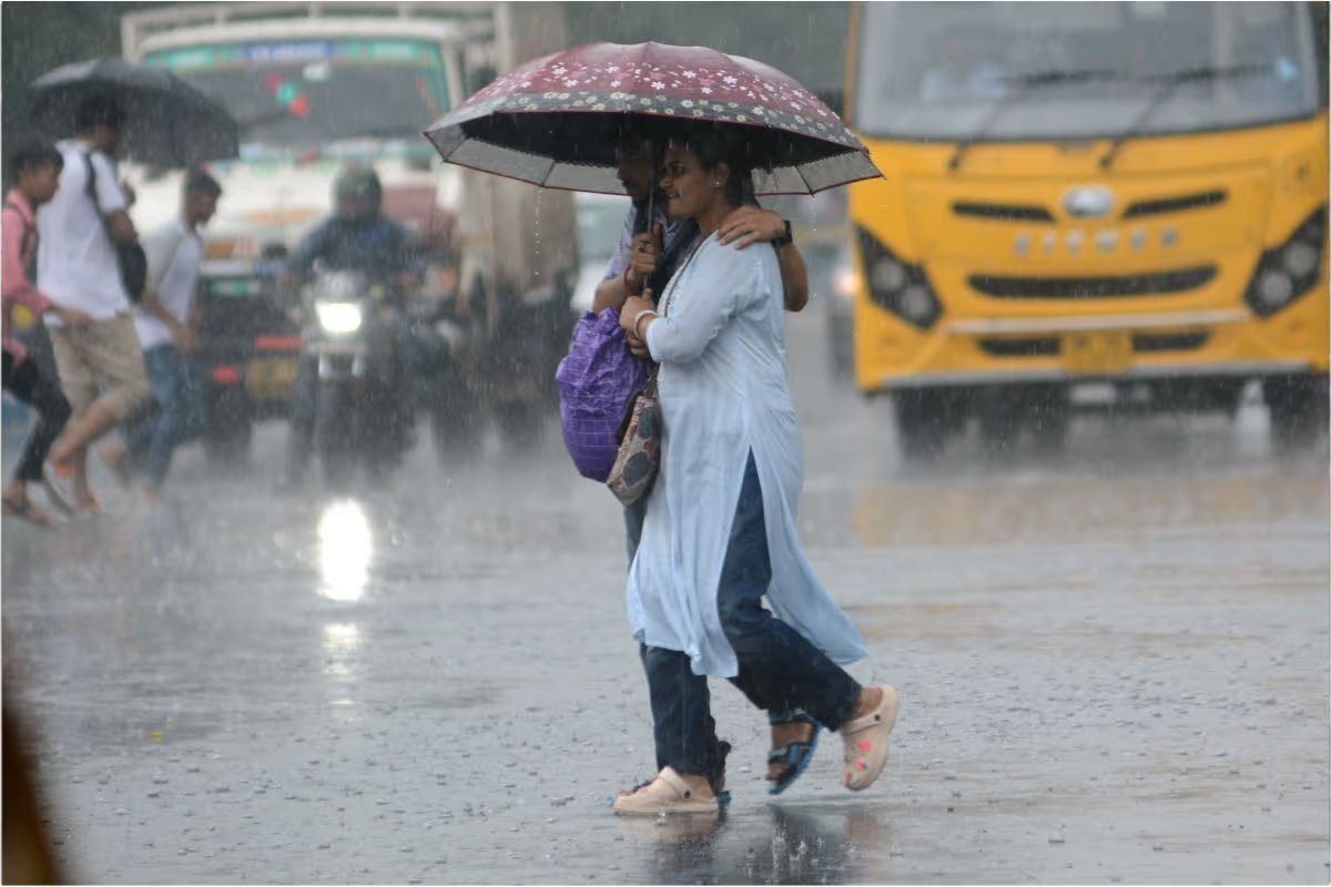 बिहार में 20 से 22 तारीख तक बिगड़ा रहेगा मौसम, बारिश, ठनका और 40-50 KMPH की रफ्तार से चलेगी हवा