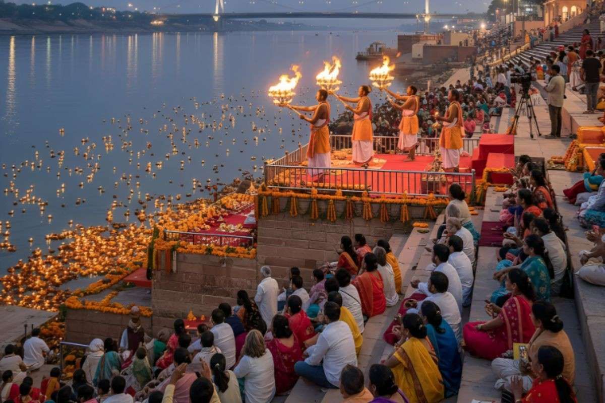 बनारस की तरह गंगा महाआरती अब बिहार में भी, इन दो घाटों के लिए टेंडर जारी