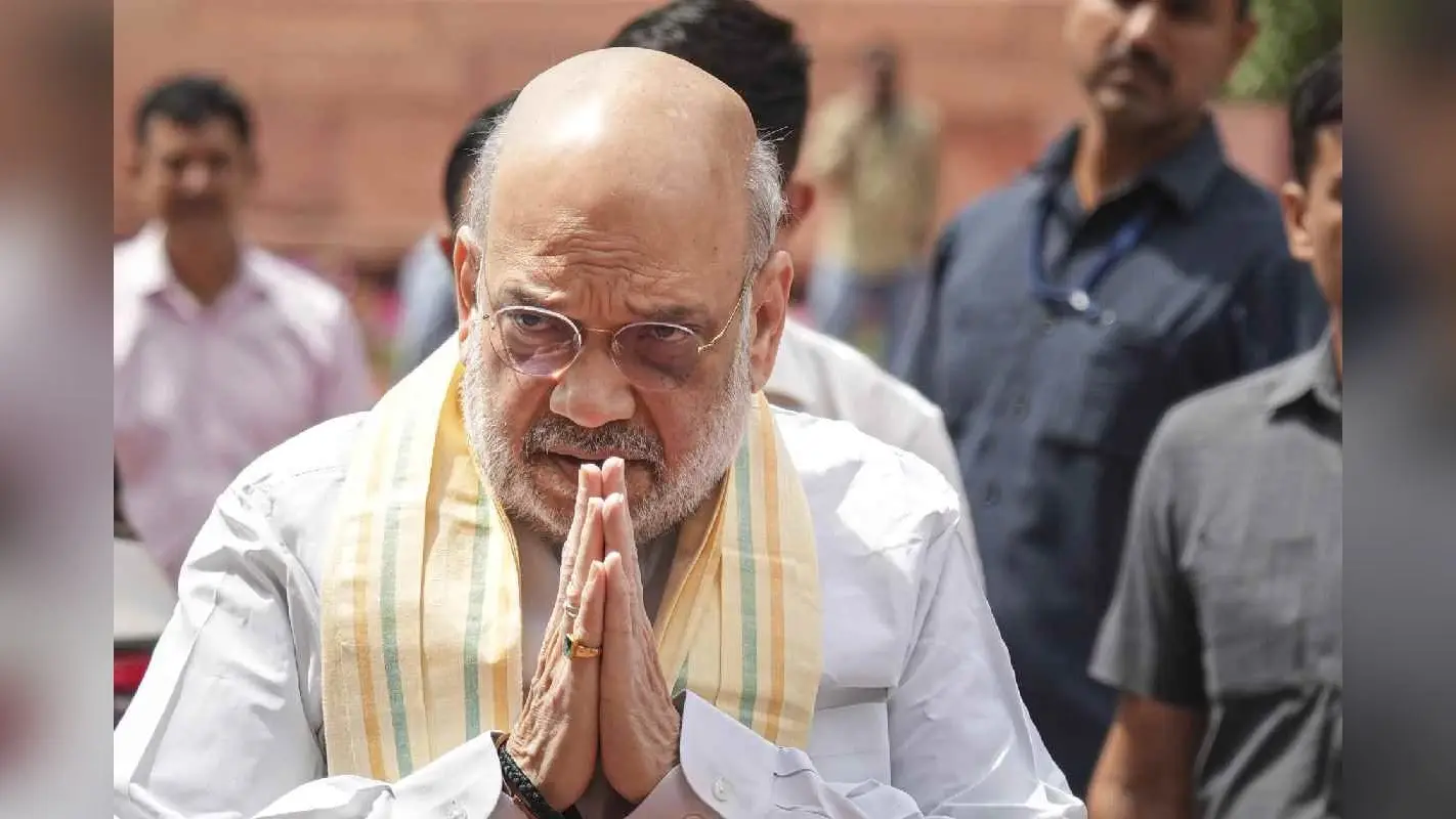 Video: तूफान के कारण आसमान में अटकी अमित शाह की फ्लाइट