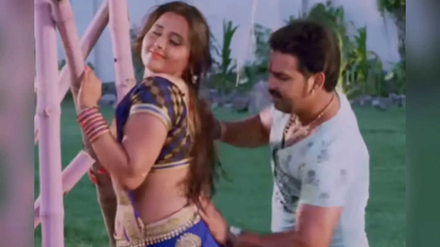 Chhalakata Hamro Jawaniya गाने ने बढ़ाया तापमान? अब इसकी फिल्म OTT पर देखें