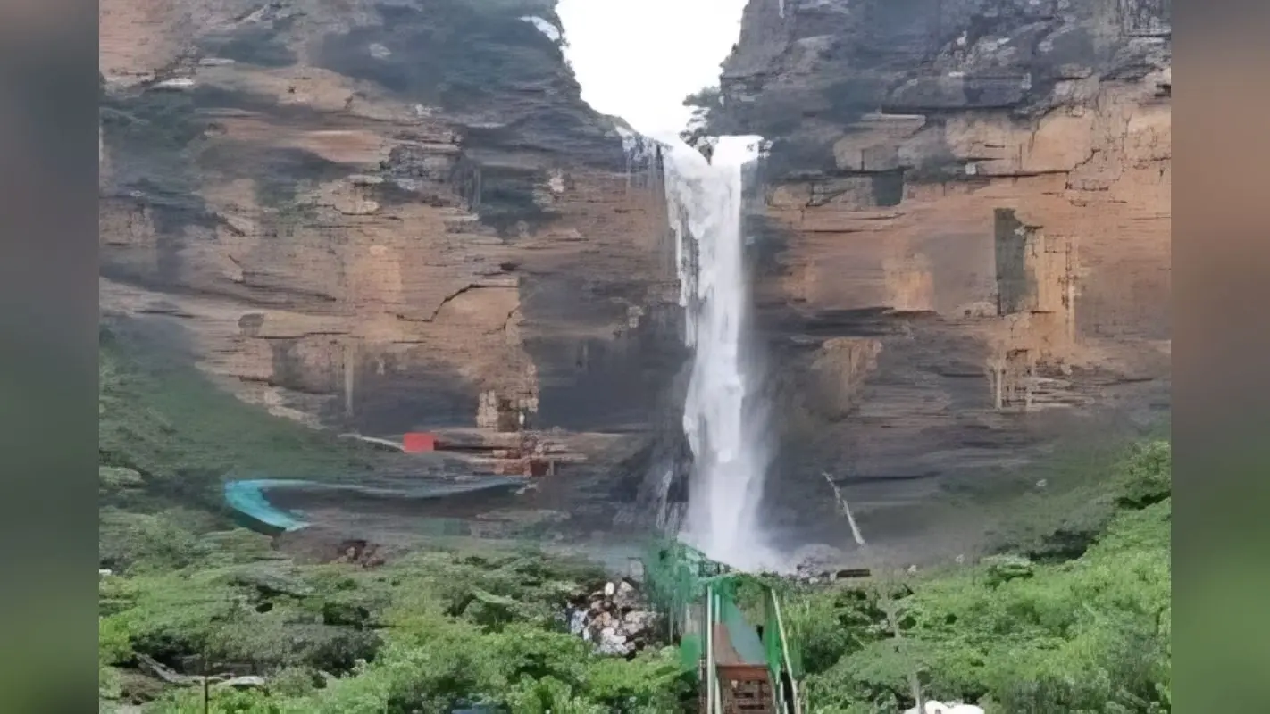 गर्मी में रोहतास-कैमूर के झरने बने नेचर लवर्स की पहली पसंद, 2 महीने में 50 हजार पर्यटक पहुंचे