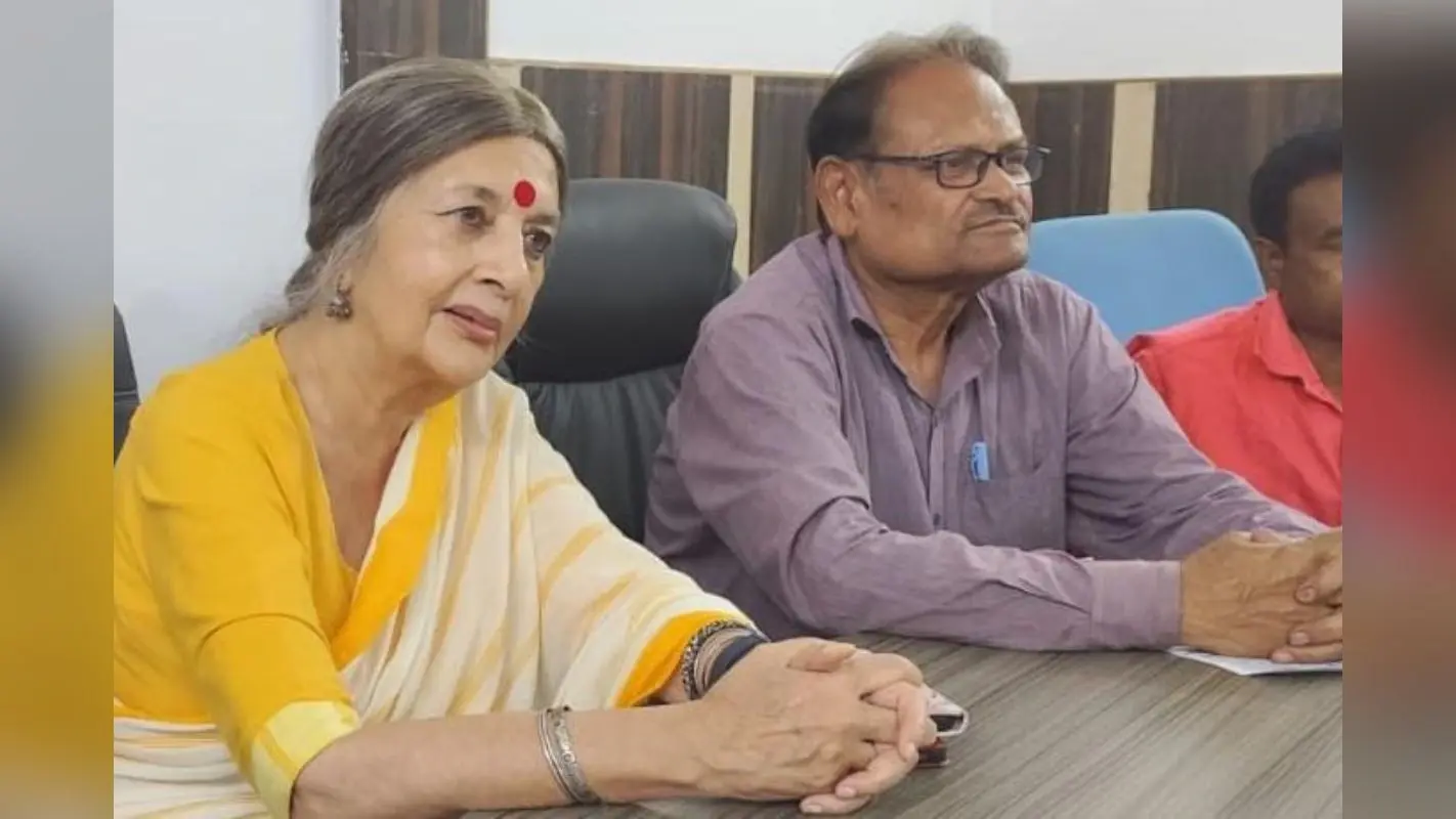 दुमका में बरसीं वृंदा करात, बोलीं- ‘केंद्र ने अमेरिका के सामने किया सरेंडर’, 24 मार्च को जनाक्रोश रैली का ऐलान