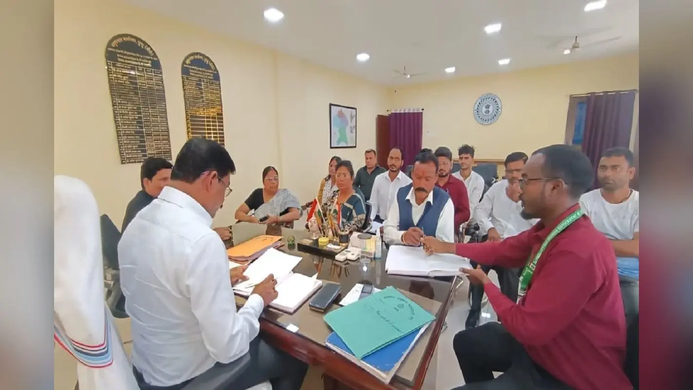 रांची में बुंडू की गैस एजेंसियों का एसडीएम का सख्त निर्देश, ग्राहकों को सिलेंडर देने में न हो कमी