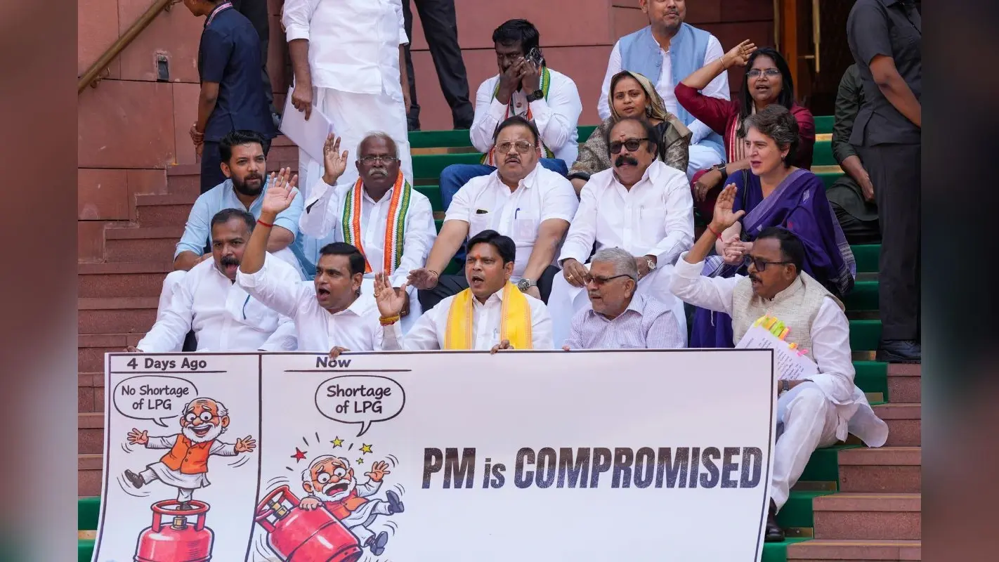 गुमराह कर रही सरकार… LPG गैस संकट पर कांग्रेस ने लगाया आरोप, प्रियंका गांधी बोलीं- जनता कब तक सहेगी?