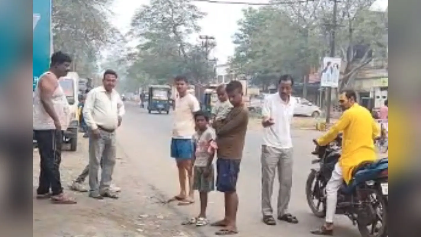 बेजुबान की बेमौत मौत: तेज रफ्तार वाहन या कुछ और? धनबाद में मिला हिरण का शव, जांच में जुटी पुलिस