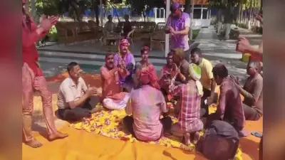 धनबाद में डीसी-एसपी के घर मनाई गई होली, शांति और सौहार्द का दिया संदेश