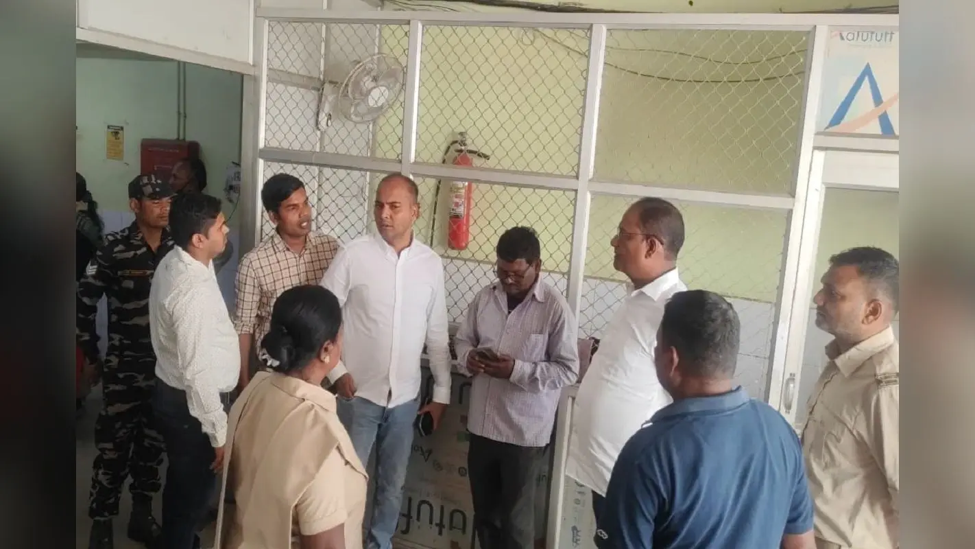 धनबाद के सड़क हादसे में दुमका सीआईडी की एसआई की मौत, सरहुल मनाकर लौट रहीं थीं