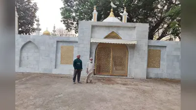 Eid Ul Fitr 2026: ईद के लिए सज गईं रांची की मस्जिदें, शनिवार सुबह 9.15 पढ़ी जाएगी नमाज