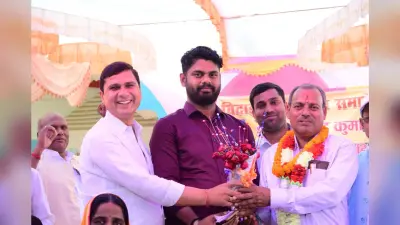 सेवानिवृत शारीरिक शिक्षक को दी गयी विदाई