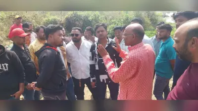 Seraikela Kharsawan News : शहर में बंद जलापूर्ति पर पीएचइडी कर्मियों को फटकार, 12 घंटे में मोटर बदलने का अल्टीमेटम